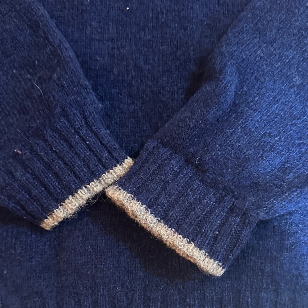 Vintage Lands' End Men's Blue Crewneck Wool Sweater - Picture 3 of 5